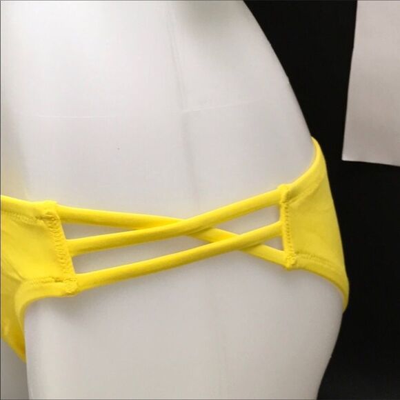 🆕💛34DD//Large Victoria’s Secret Swimsuit - Picture 5 of 8